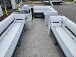 Pontoon 1 interior